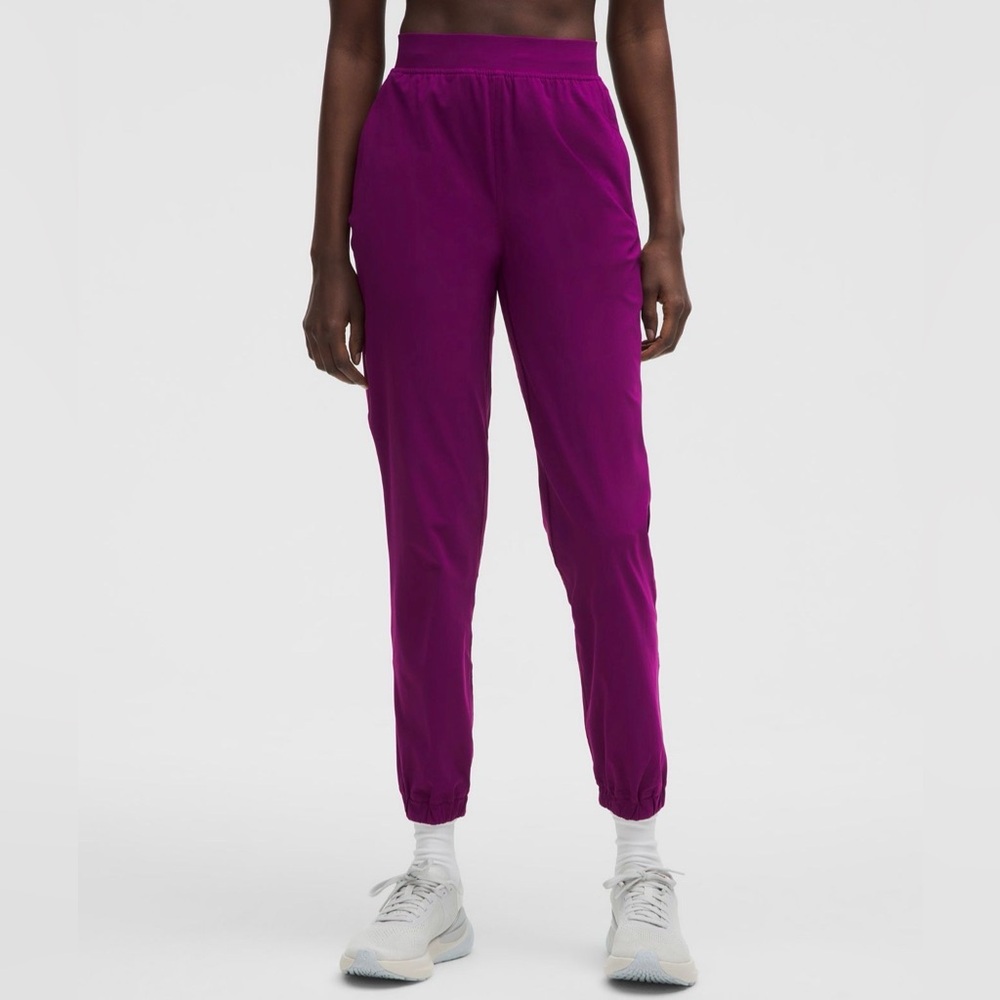 Sold | Lululemon athletica NWT Adapted Stated HR joggers CHLR 4